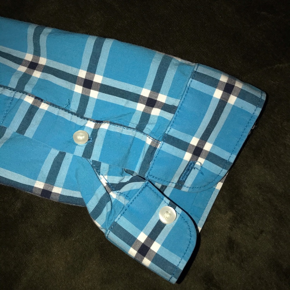 🤍💙HOLLISTER LONG SLEEVE BUTTON UP SHIRT💙🤍 - Picture 10 of 12